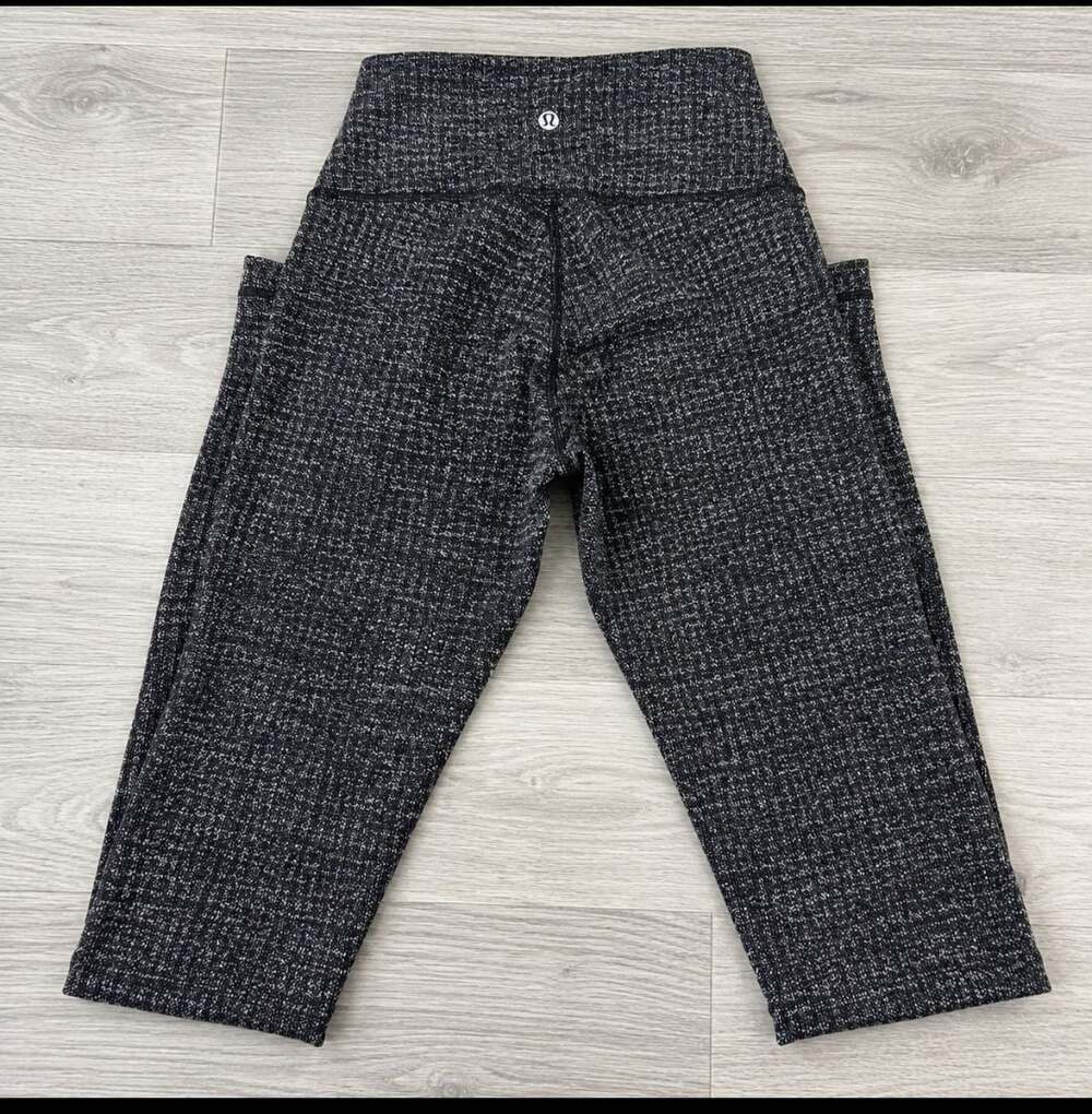 Lululemon Crop Leggings Size 4 Gray Black Heathered Yoga Athletic Pants - Picture 1 of 4